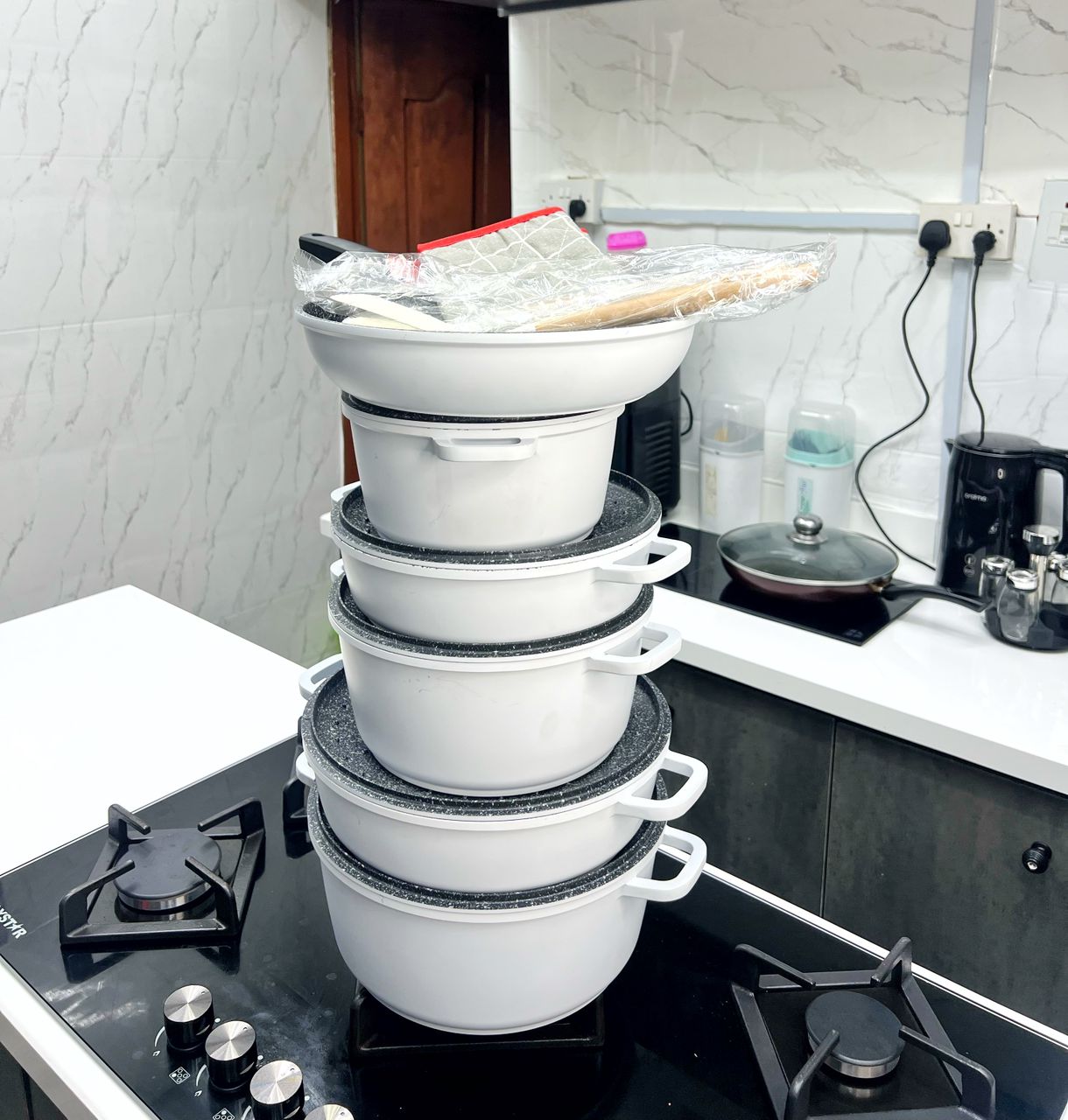 18pcs Classic Donnor Non-Stick Cookware Set photo 7 of 8